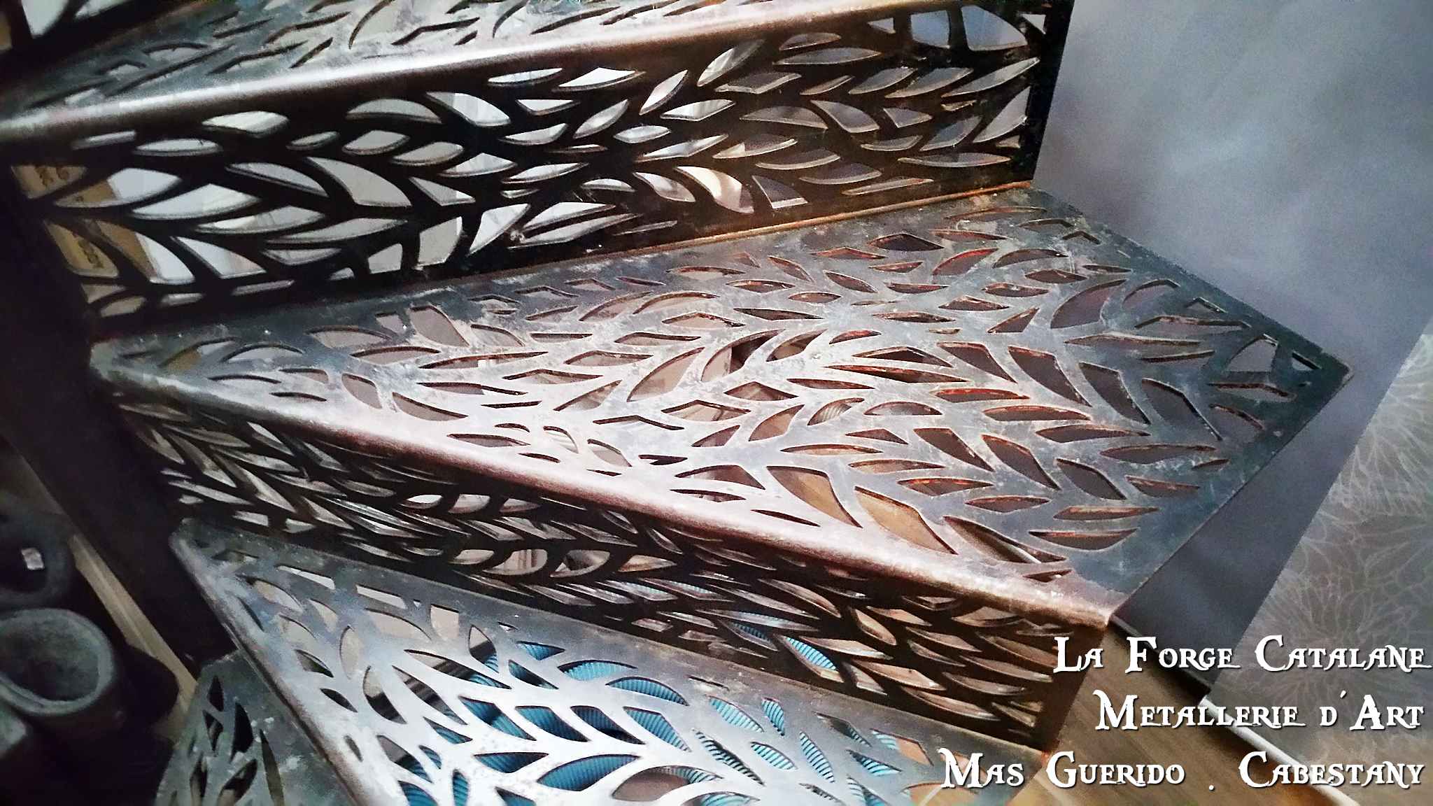 marches avec decoupes laser vegetal forge catalane.jpg